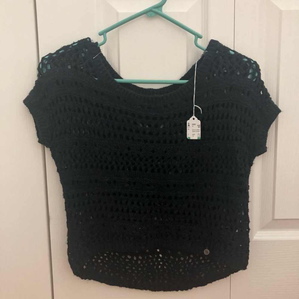 small navy abercrombie crochet tee/ blouse